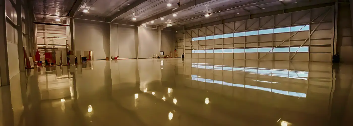 Pintura de piso epóxi, com equipamento de airless.