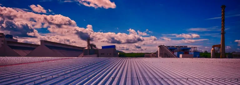 8 tipos de telhados industriais - Conheça as vantagens e desvantagens.